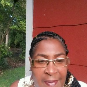 Meet your Posher, Sharonette